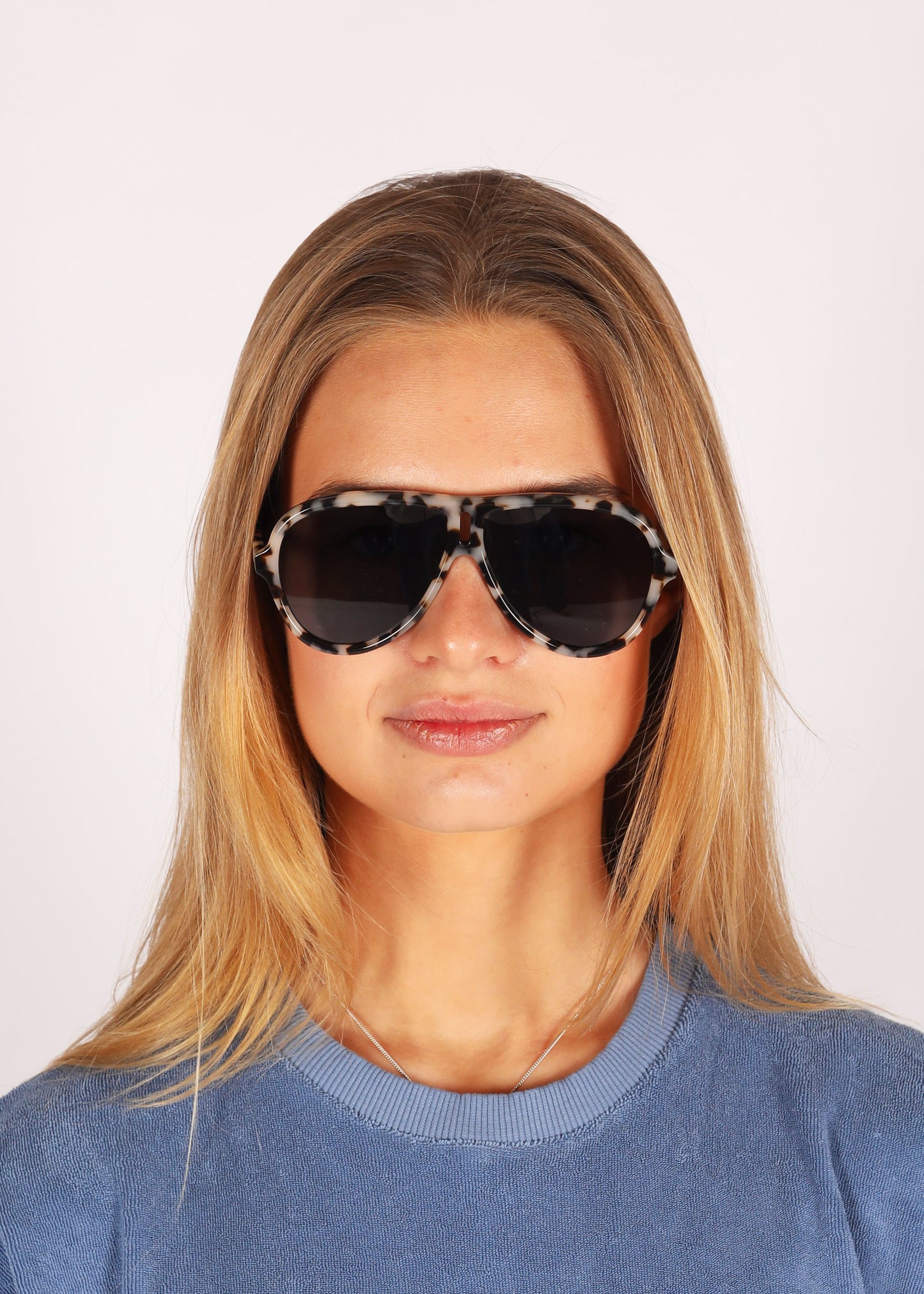 by-bar sunglasses milky tortoise profile