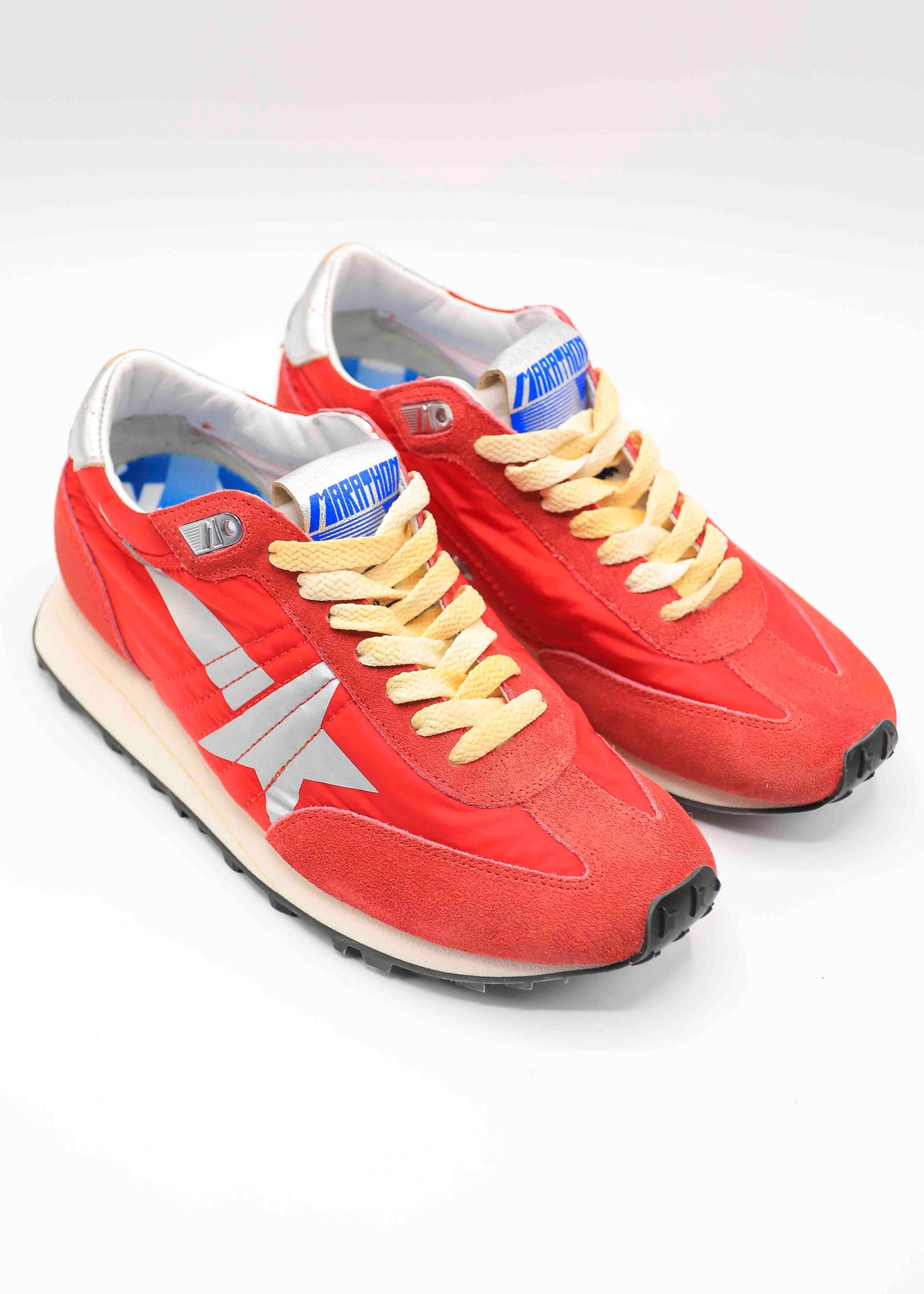 golden goose running marathon red side