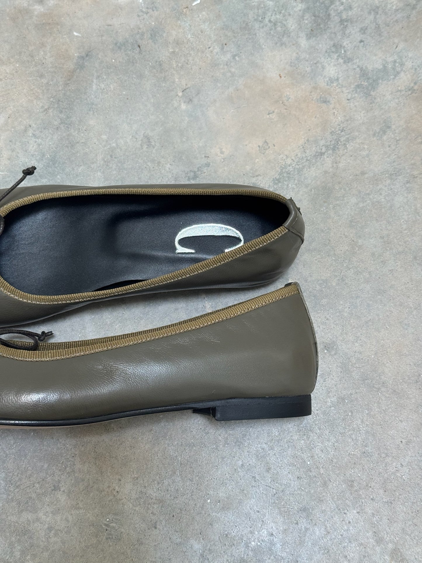 OLLY BALLERINE KHAKI