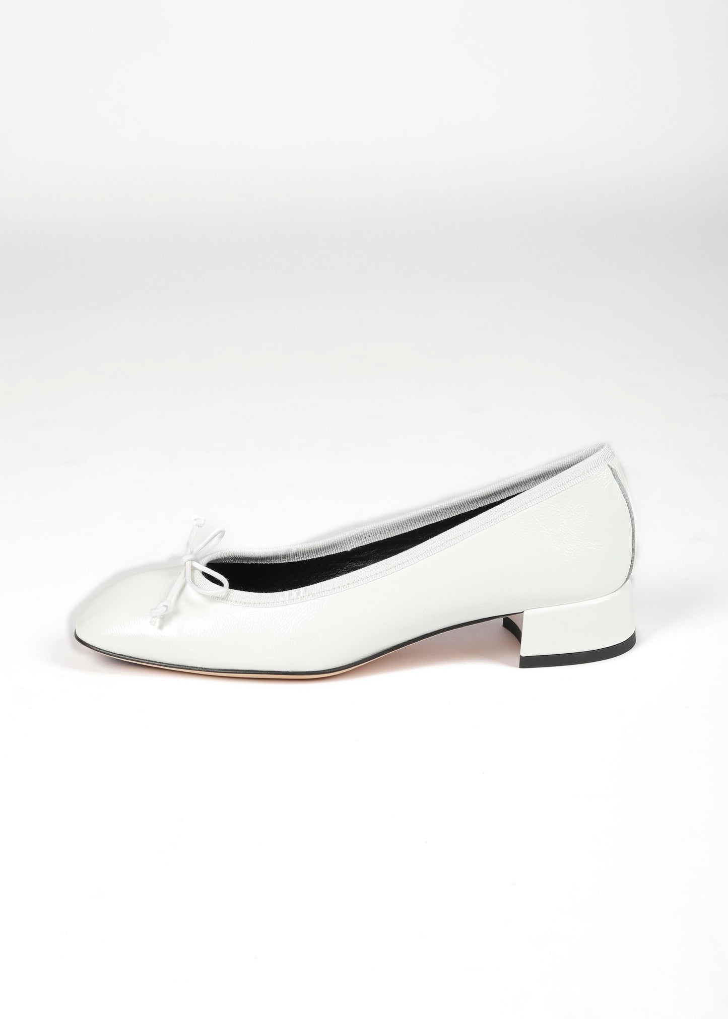 odare andorra white side