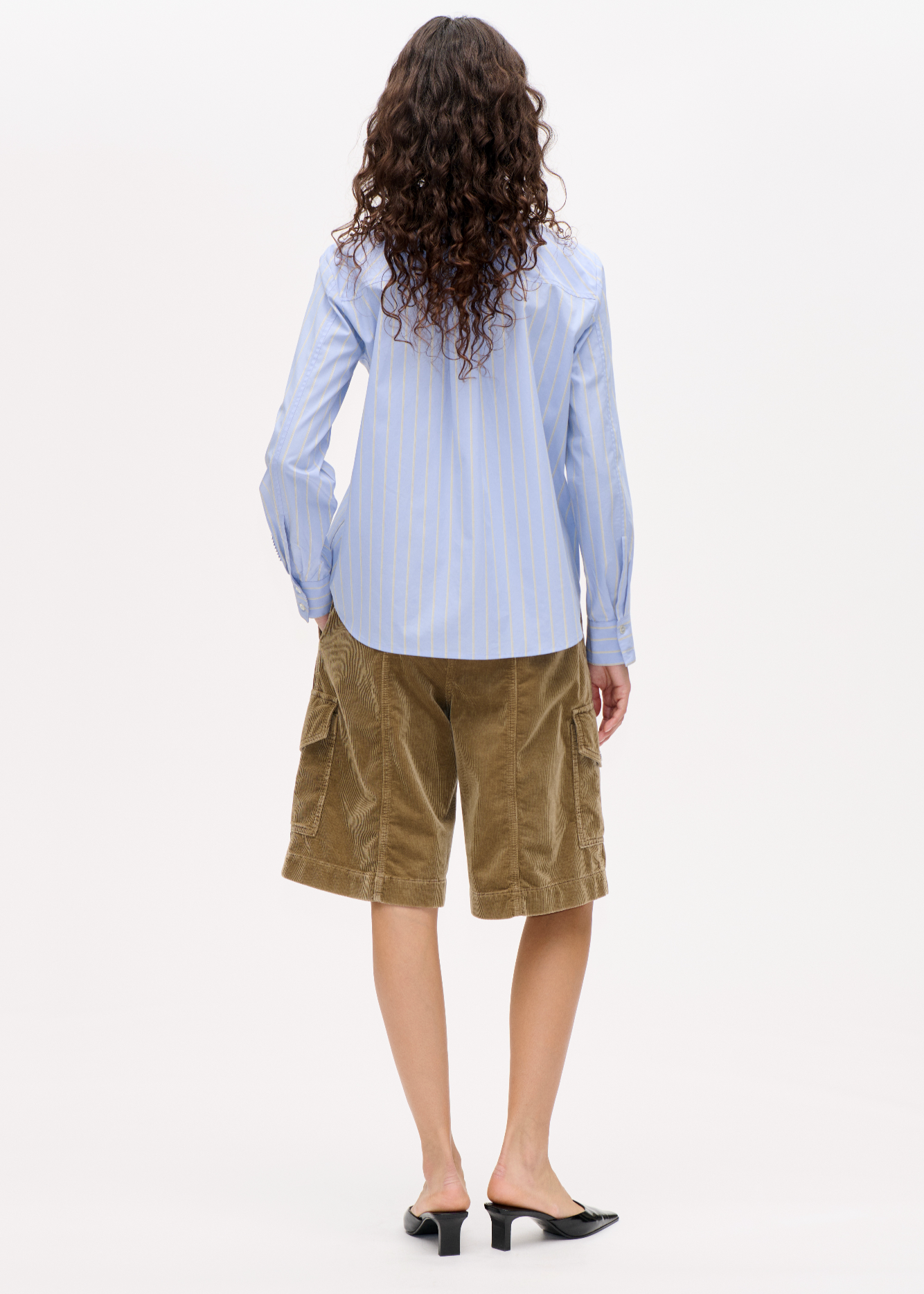 baum und pferdgarten - menja shirt sky blue back