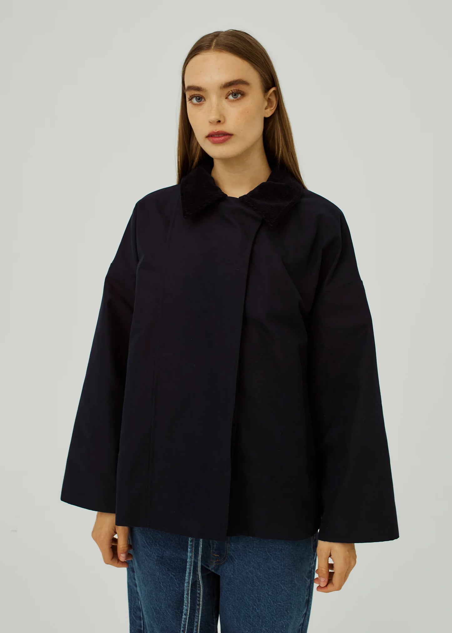 NORR - Vana short trench dark navy profile