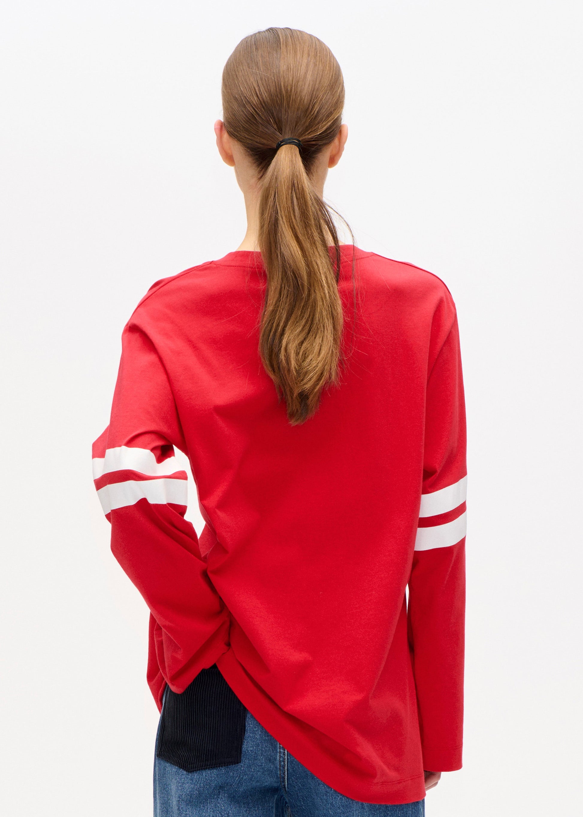 baum und pferdgarten - jeevana t-shirt red back