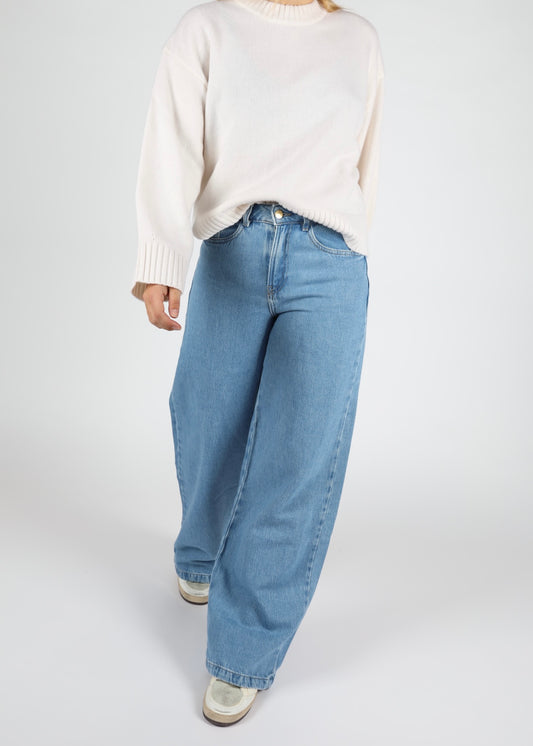 DES PETITS HAUTS - Straight jeans in light blue.