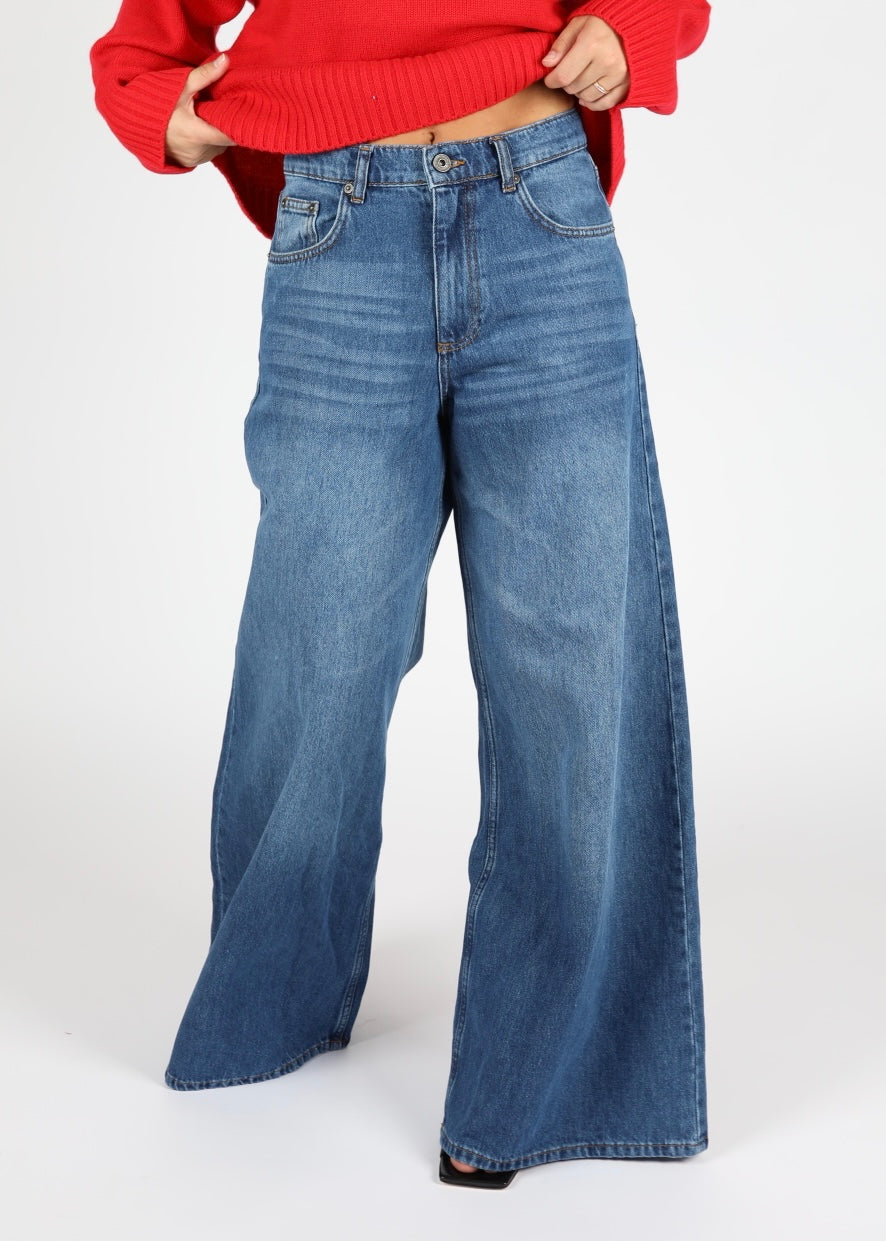 OTTOD'AME - Jeans with wide legs and high waist.