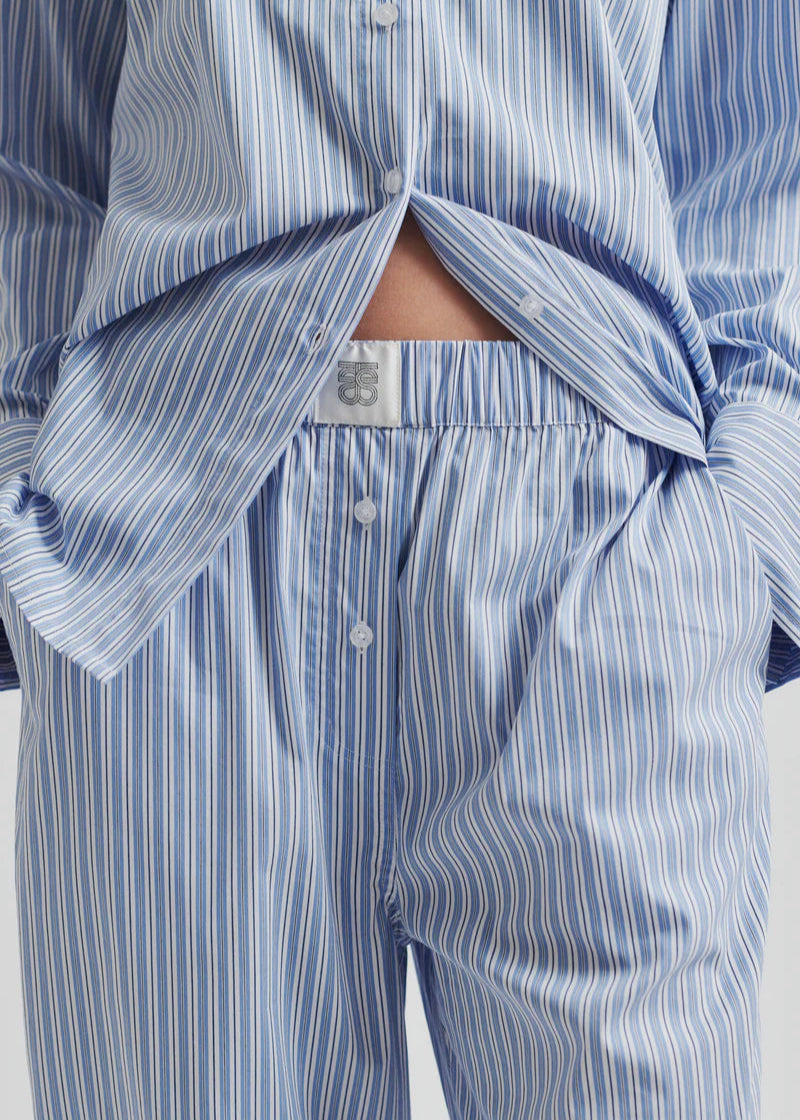 SECOND FEMALE - Tenby trousers detail