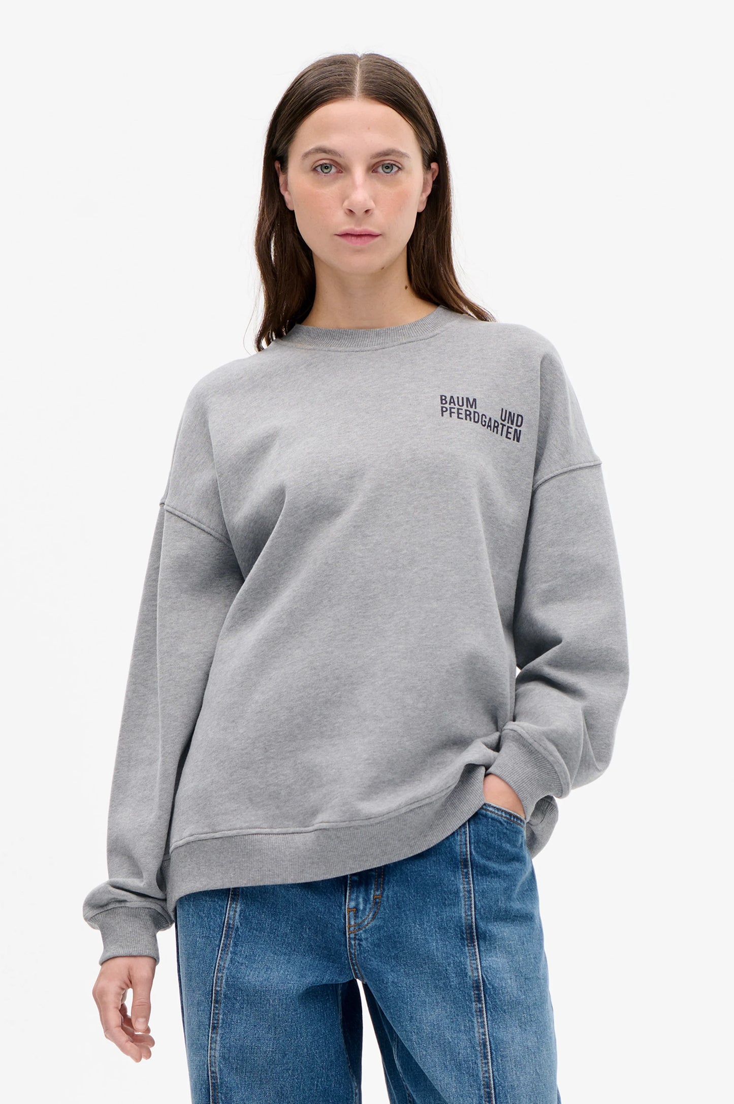 BAUM UND PFERDGARTEN - JULLE PULL GREY