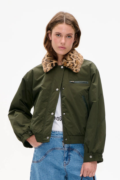 BAUM UND PFERDGARTEN - BRONTE JACKET GREEN LEOPARD