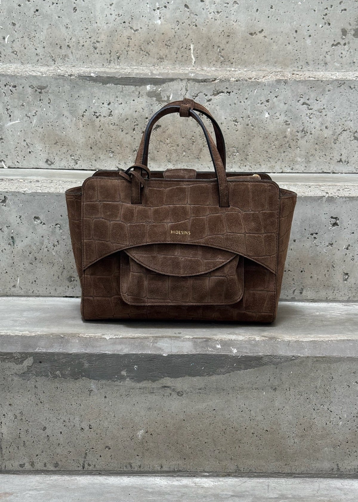 HIDESINS - FLAP M SUEDE CHOCOLAT