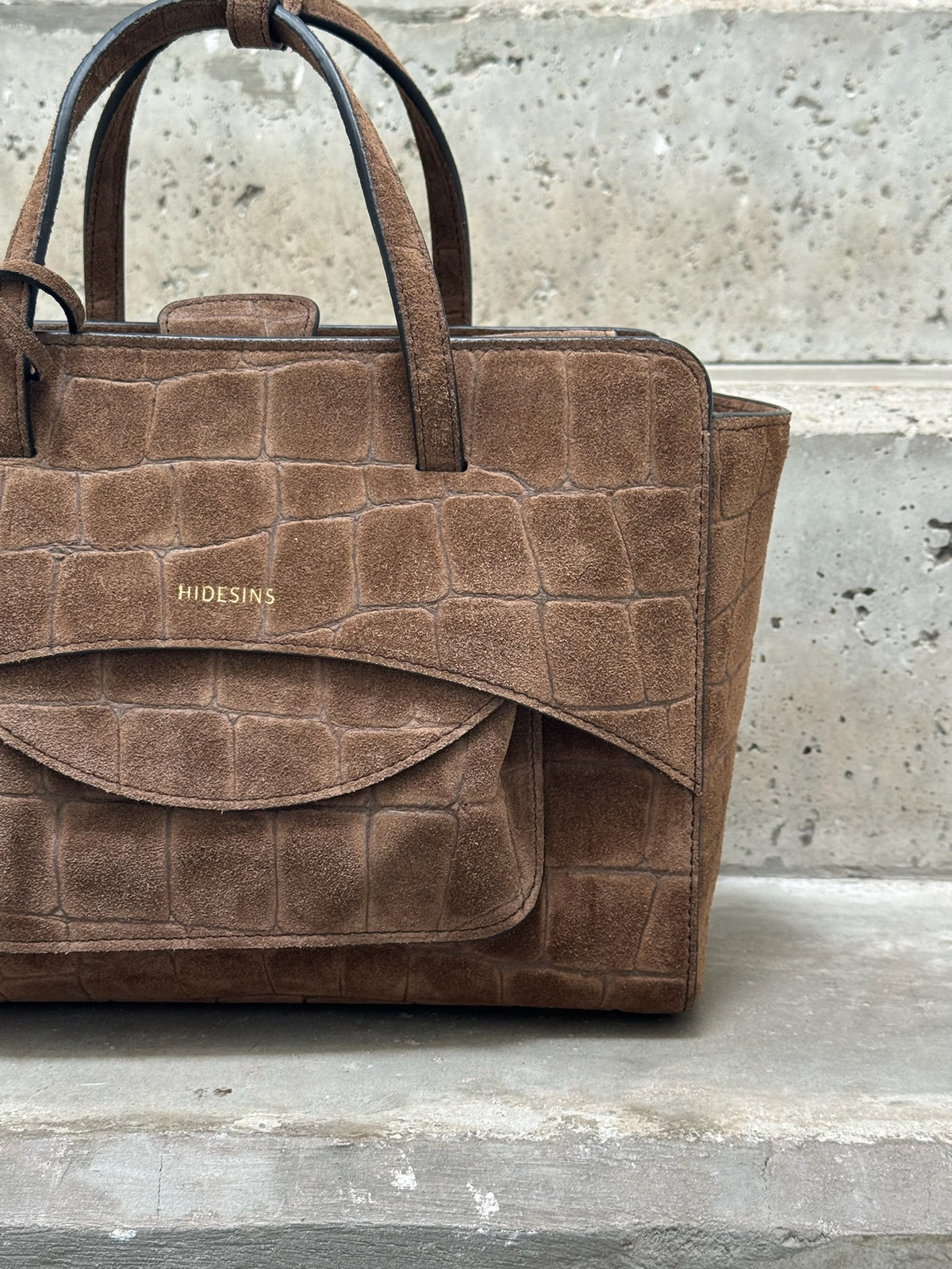 HIDESINS - FLAP M SUEDE CHOCOLAT