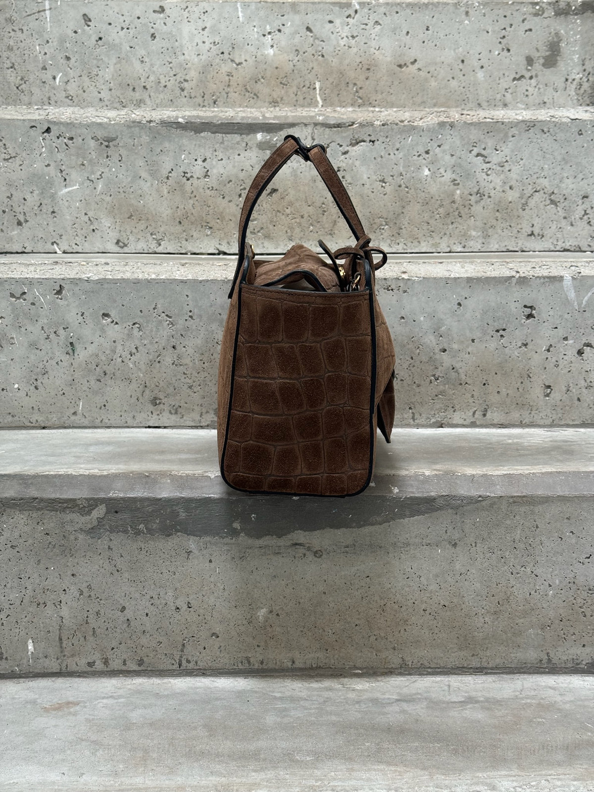 HIDESINS - FLAP M SUEDE CHOCOLAT