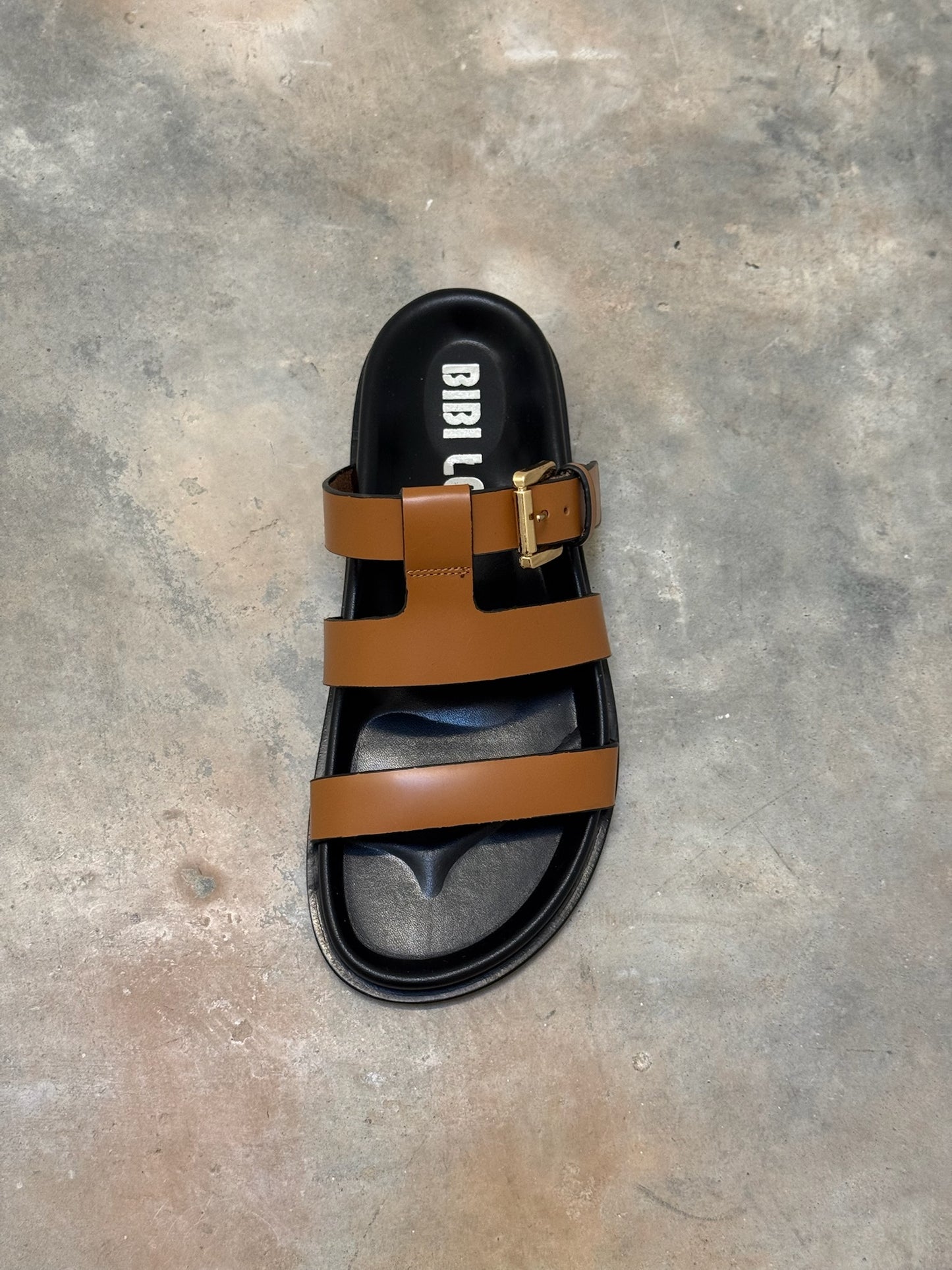 SLIPPER RIEM GESP CAMEL