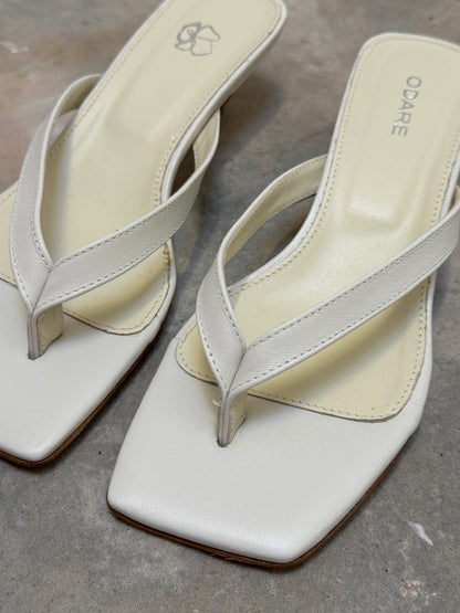 CORA SLIPPER HAKJE OFFWHITE