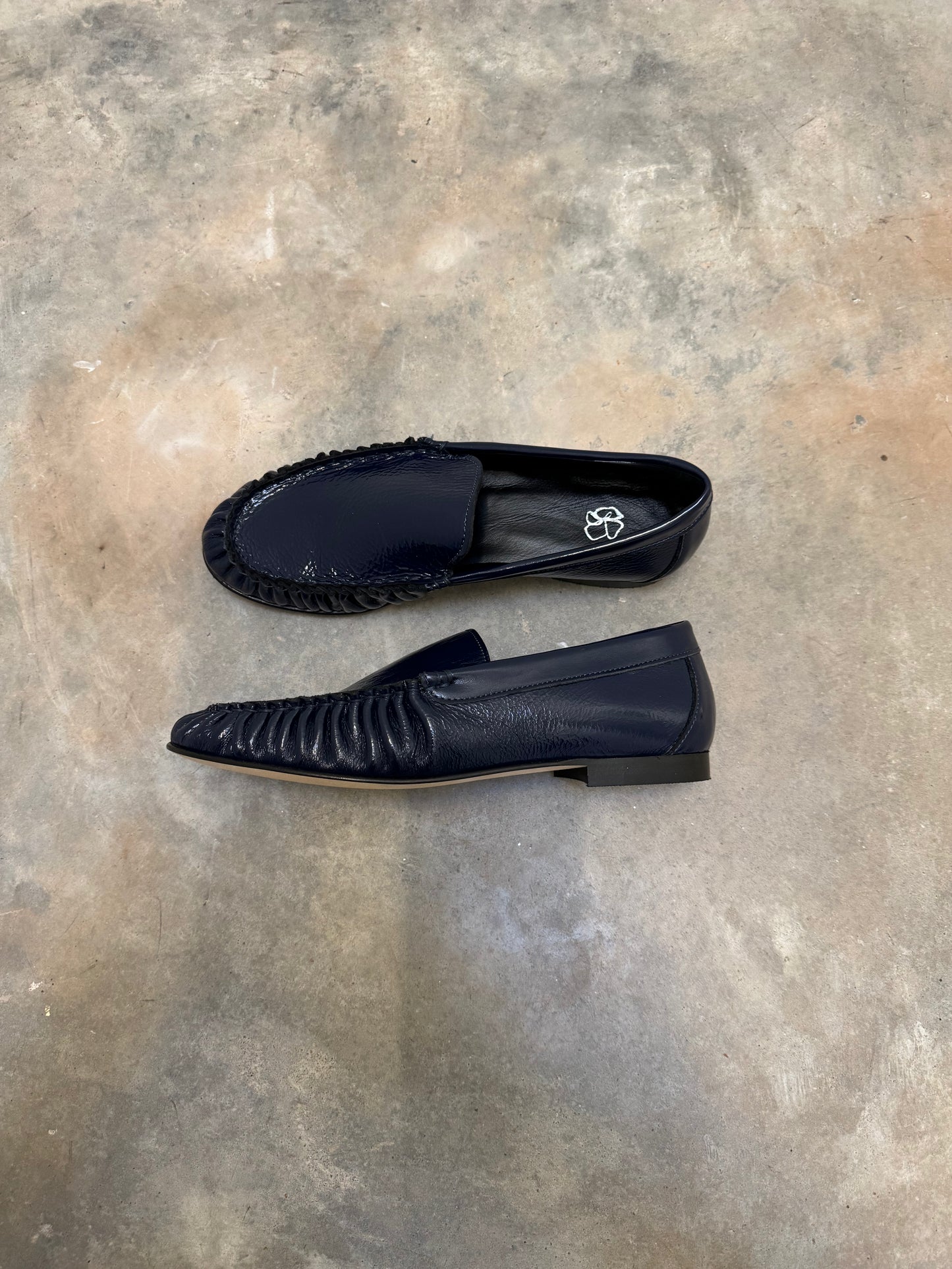 ELENA LOAFER VERNIS BLEU