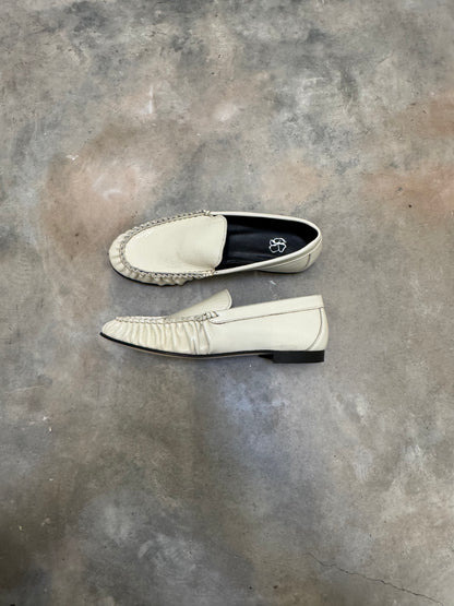 ELENA LOAFER VERNIS ECRU