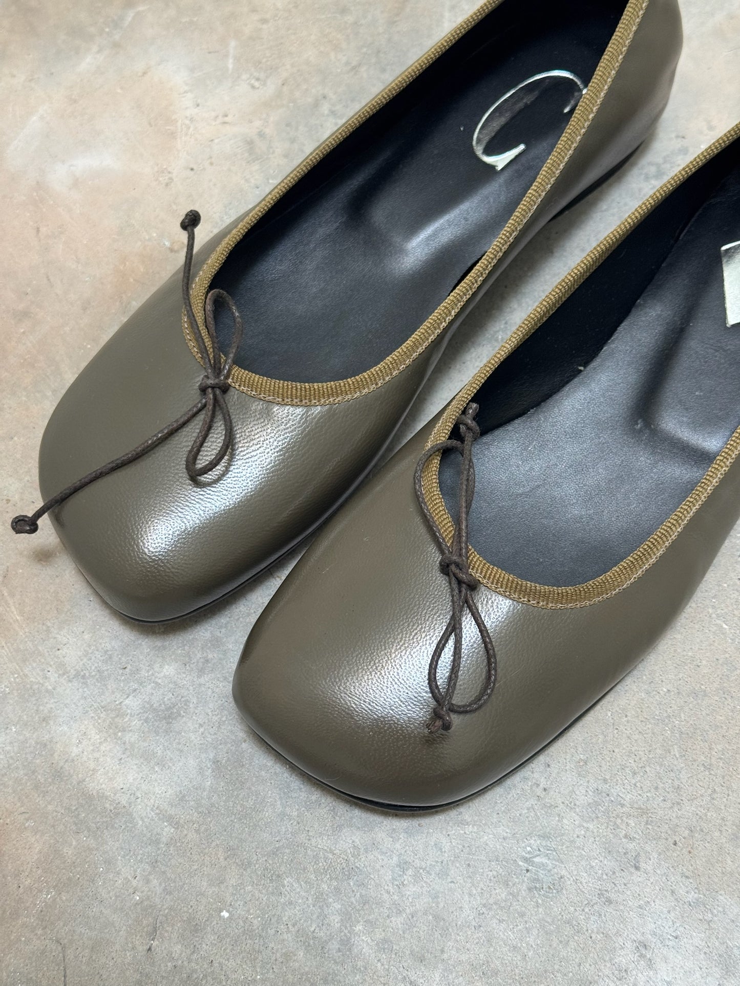 OLLY BALLERINE KHAKI