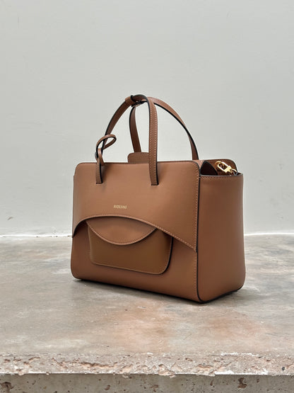 HIDESINS - FLAP M PREMIERE CARAMEL
