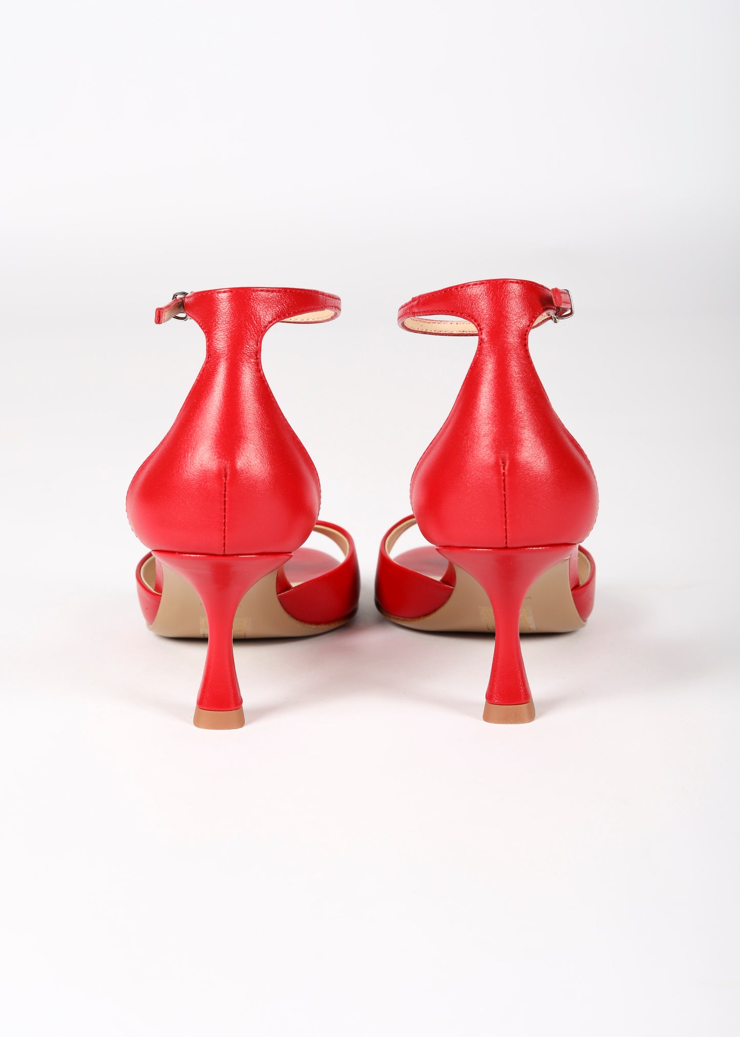 Lola Cruz kumala heel red back