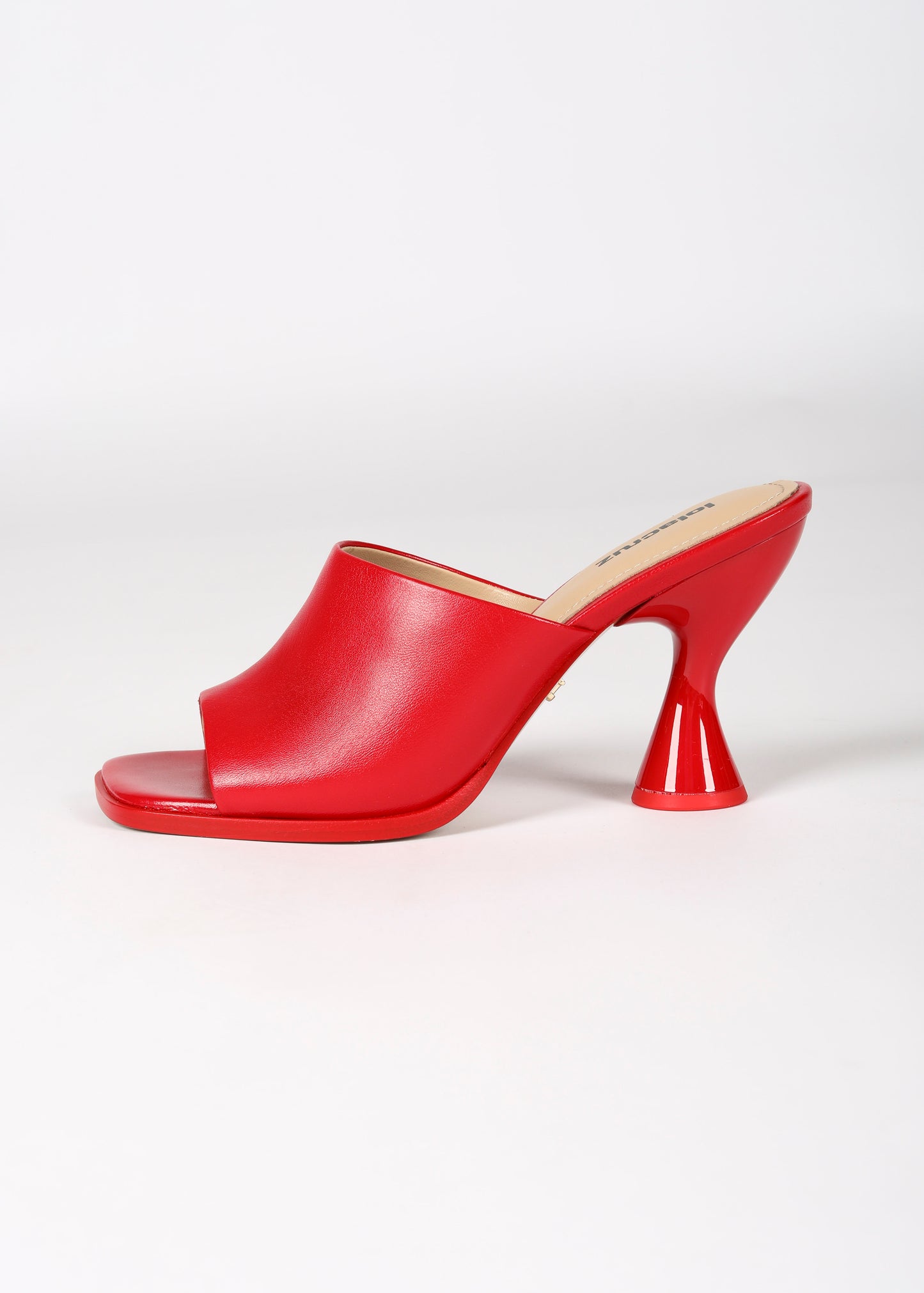 Lola Cruz Roxane mule red side