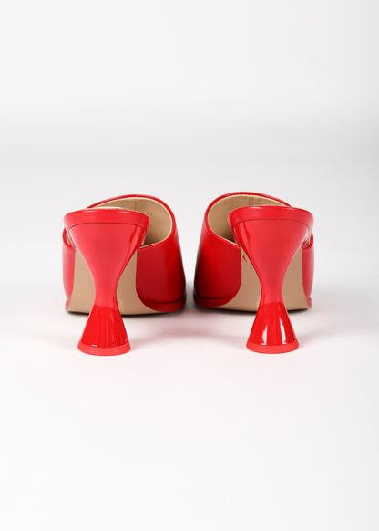 Lola Cruz roxane mule red back