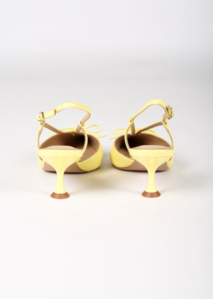 Lola Cruz satina heel yellow back