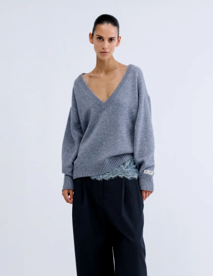 RACHEL PULL V GREY