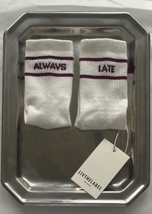 SOCKS OFFWHITE/BURGUNDY
