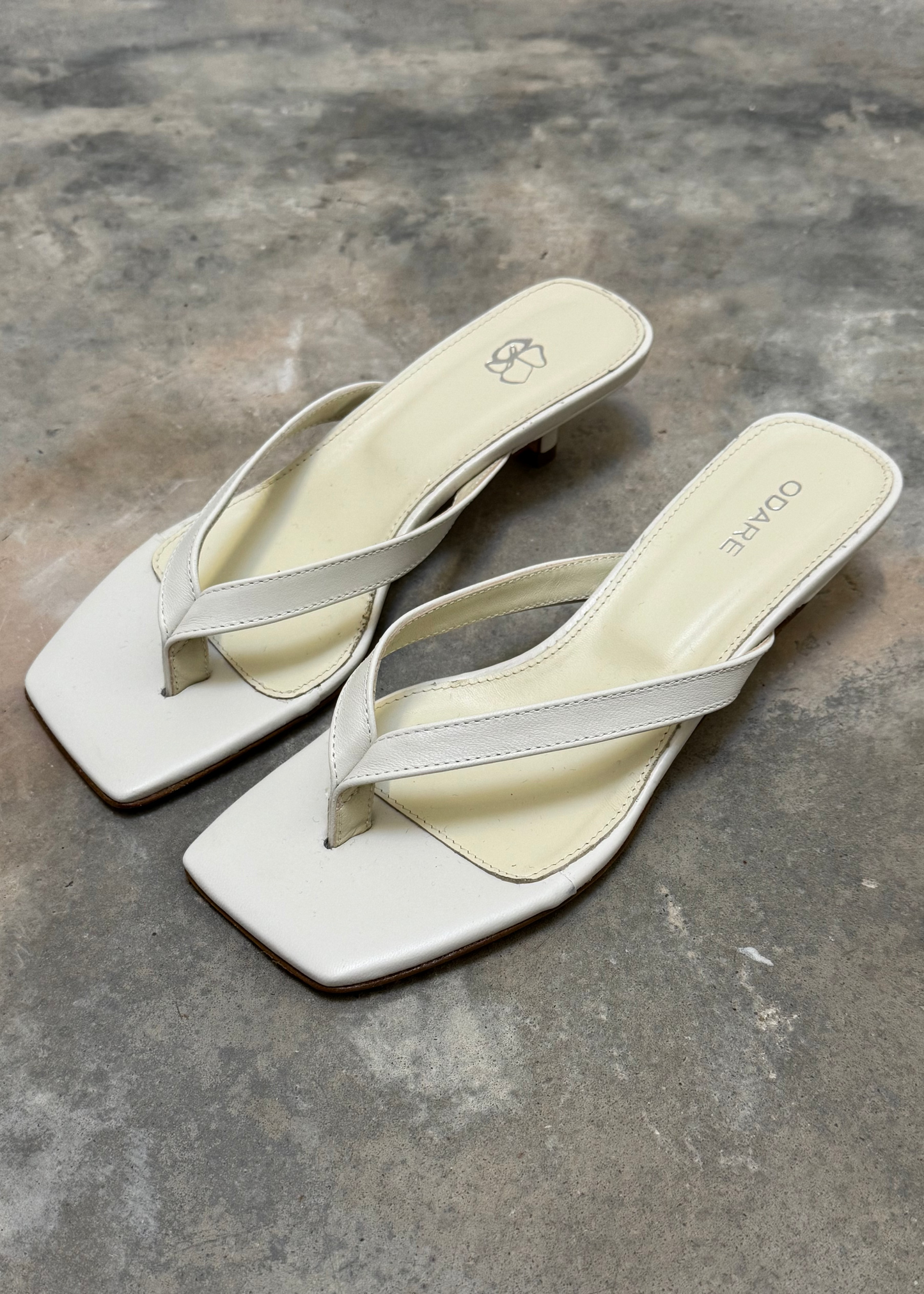 CORA SLIPPER HAKJE OFFWHITE