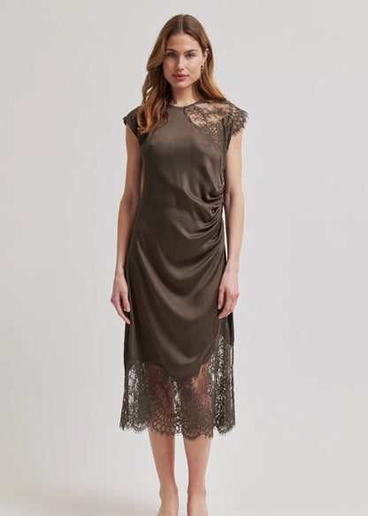 WILLINA DRESS KAKI