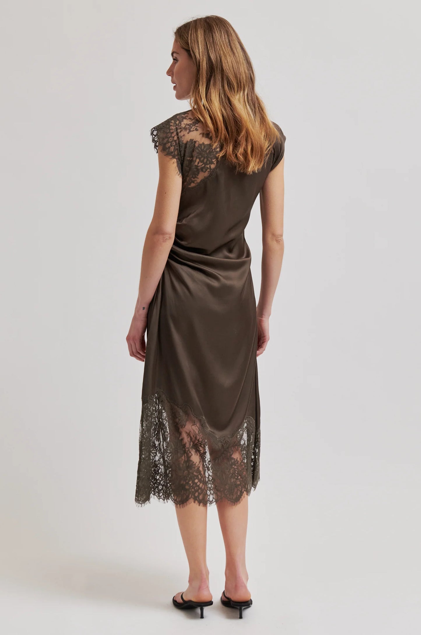 WILLINA DRESS KAKI