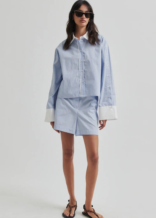 SECOND_FEMALE_-_ALANIS_SHORT
